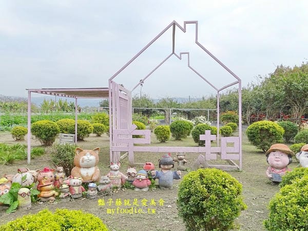 百大文化基地【2026田中窯蜀葵花海藝術季】田中窯創藝園區體驗手拉坏彩繪撲滿植物敲拓染樂趣,彰化旅遊古早味桶子雞美食必吃!
