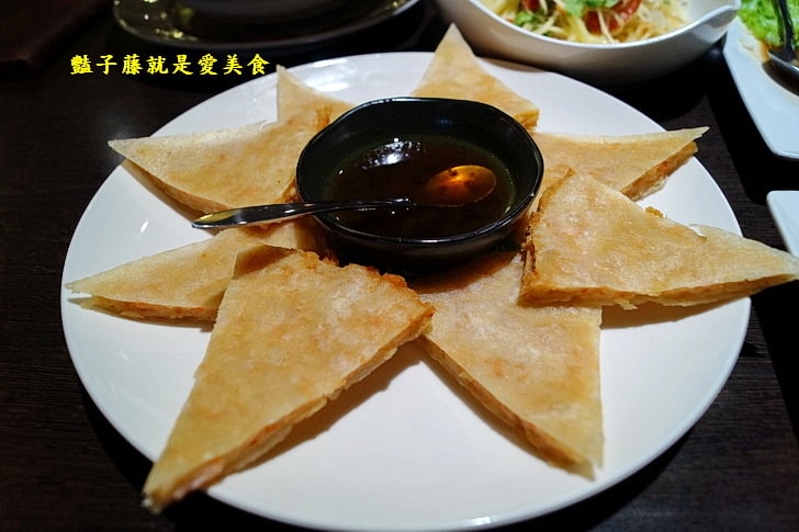【泰食尚泰式餐廳】台中南屯泰式料理大墩店．紅咖哩炒椰汁豬搭泰國茉莉香米飯．咖哩草蝦滑蛋柔嫩好吃
