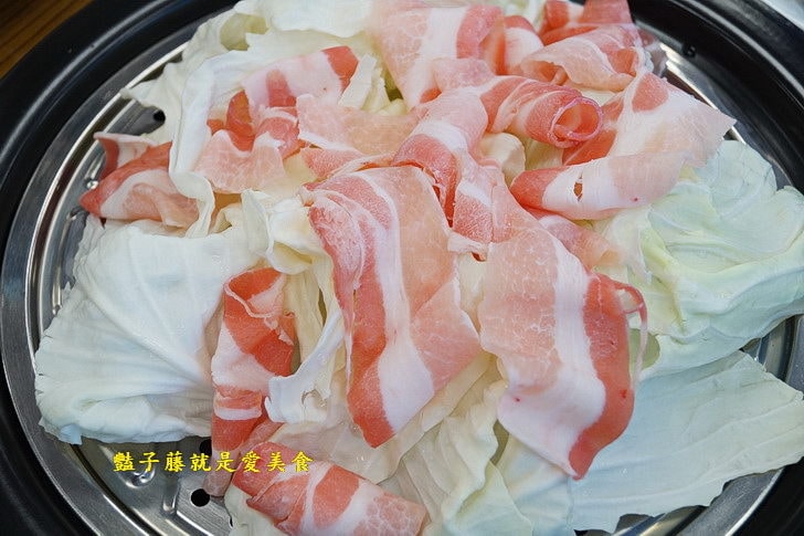 【蒸龍宴】台中大雅美食海鮮餐廳.秋蟹肥美.波士頓龍蝦鮮甜彈牙.精華粥底人間美味.蒸氣養生海鮮館.蒸食好料理