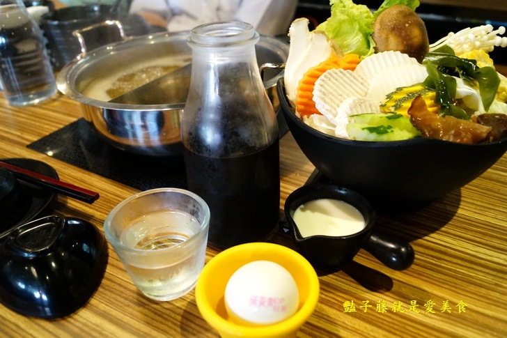 【紙鶴壽喜燒】中科壽喜燒吃到飽.西屯鍋物.壽喜昆布鴛鴦鍋.安格斯霜降牛和牛五花吃得過癮