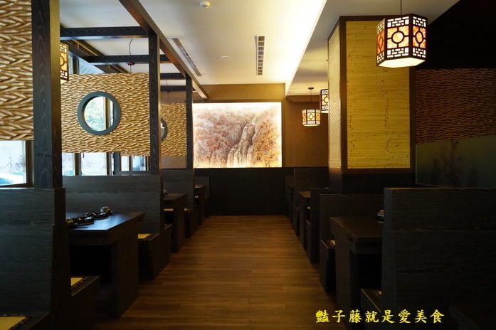 鍋無二極鮮鍋物.豐原火鍋巴蜀麻辣.東北酸菜.金黃泡菜道地好湯頭【豔子藤就是愛美食】