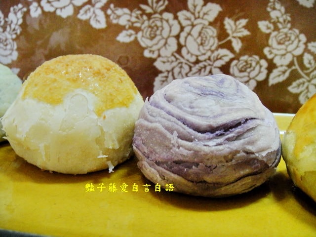 中秋節月餅怎能不吃蛋黃酥．丹尼思烘焙坊【豔子藤就是愛美食】
