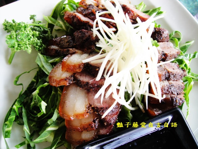南投景觀餐廳&塔洛彎。烤得香噴噴的擺夷甕仔雞【豔子藤就是愛美食】感謝推薦登上聯合新聞網首頁