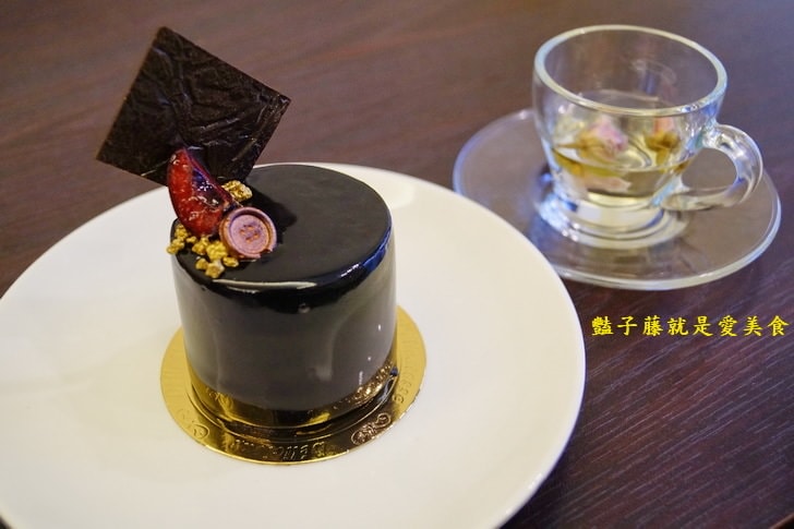 【甜忌廉】台中下午茶．香港師傅甜點店．巷弄隱藏的幸福甜心．豔子藤就是愛美食