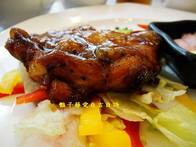 統一渡假村谷關溫泉養生會館松饕樓。日式溫泉套餐蒲燒雞腿排+和風香酥魚排+下午茶【豔子藤就是愛美食】