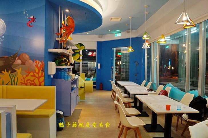 【Umi親子廚房海洋館】台中海洋風主題親子餐廳．海底世界總動員．溜滑梯球池．迷你版親子廚房嗨翻天