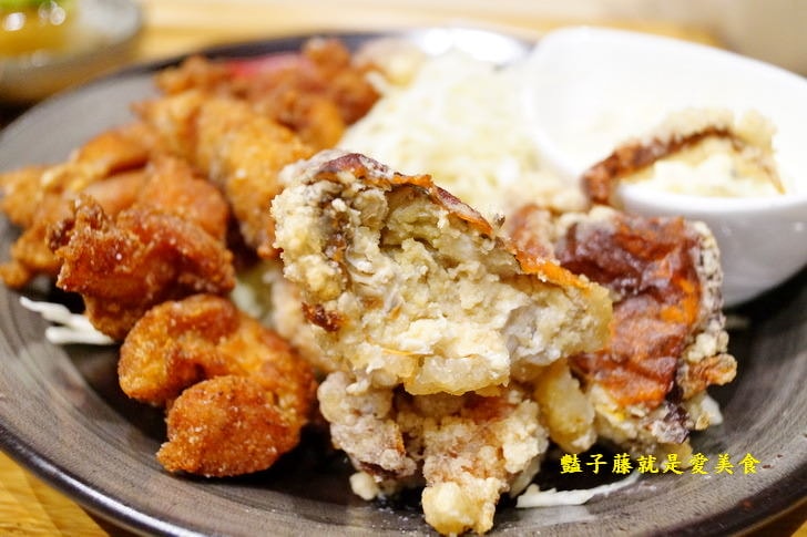 【光蠟樹喫茶館】酥炸軟殼蟹日式人氣招牌．壽喜松阪超下飯料理．香蕉巧克力冰淇淋金磚好吃到不行