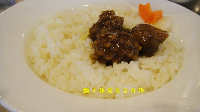 台北異國美食＆茄子歐風咖哩。藍帶豬排咖哩+蛋包飯炸雞塊品嚐美味【豔子藤就是愛美食】登上聯合新聞網首頁