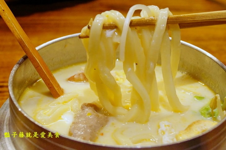 【焱鬼鍋燒專門店】嘉義火車站美食.焱鬼傳說唐揚雞和自製泡菜很厲害.仁愛二番店.豔子藤美食地圖
