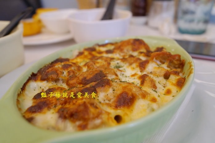 台中北平路美食．加湯專賣好湯．奶油起司焗烤麵包彈好食【豔子藤就是愛美食】