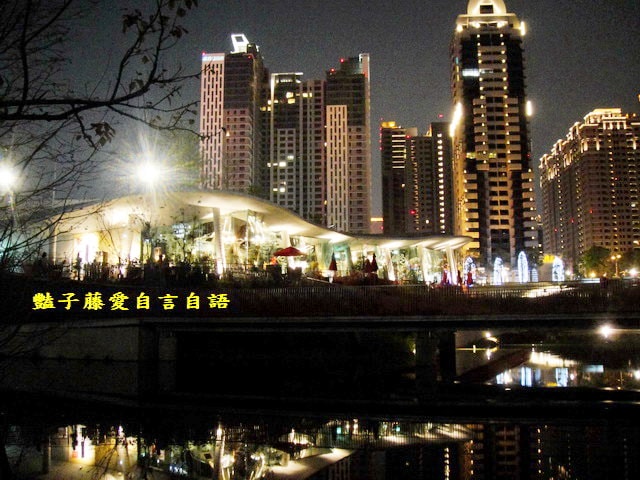 台中旅遊＆秋紅谷廣場。一場美麗的意外【豔子藤旅遊全地圖】