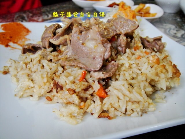 Oh My God 俄羅斯異國美食．烤肉串煨羊飯風味餐【豔子藤就是愛美食】