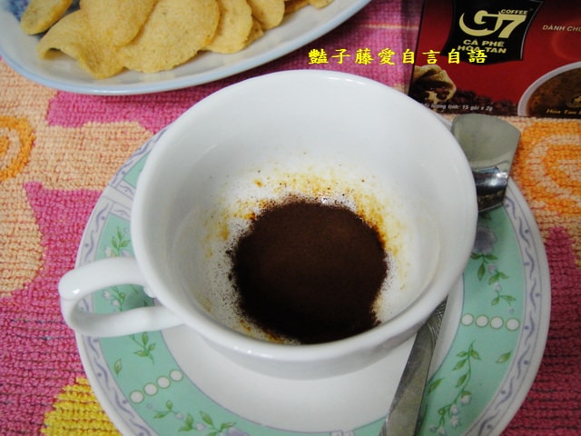 茶點零食＆綠森林米奇熊。泰國MANORA蝦餅+越南G7黑咖啡、三合一咖啡【豔子藤美食嚐鮮試吃報告】