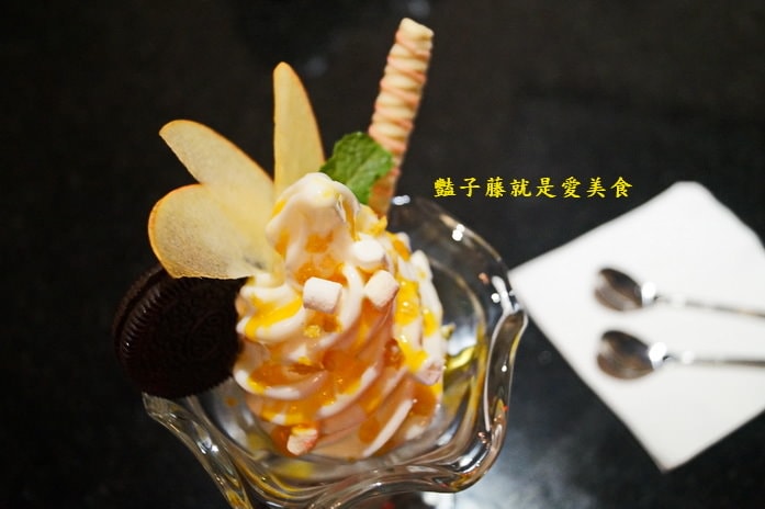 台中秋紅谷餐廳．幸福小水舞．香煎沙朗與美景相伴【豔子藤就是愛美食】