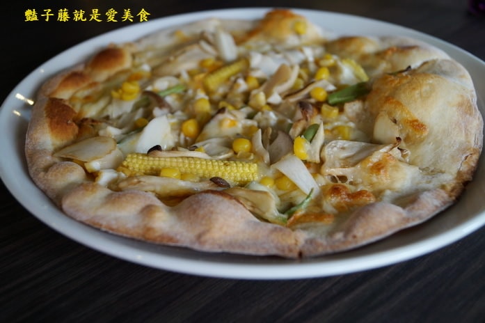 【彰化員林火車站美食】原覺咖啡．沒有湯的瑞士起司鍋．豔子藤就是愛美食