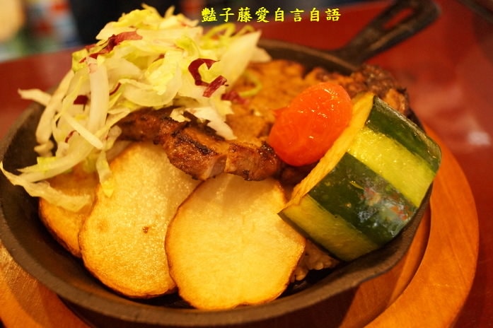 杯子田．女主廚創意料理個性店！銀槍烏賊燉飯+義式牛肉餅超好吃【豔子藤就是愛美食】
