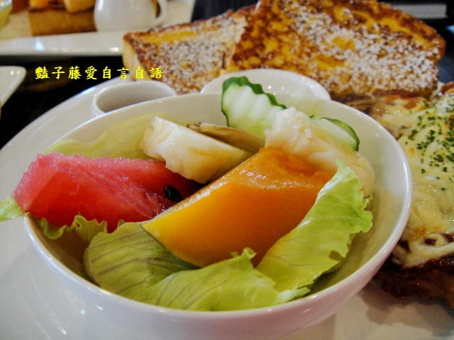 鯊魚咬吐司．墨西哥丁骨厚切豬排豪邁咬一口【豔子藤就是愛美食】