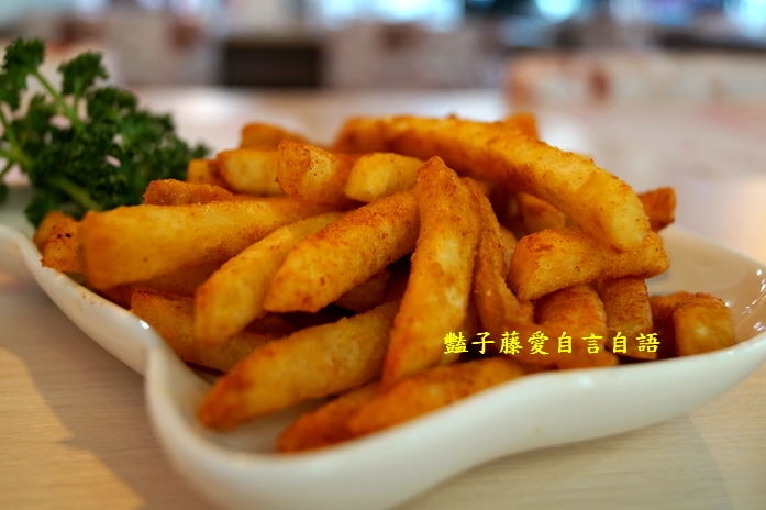 熾天使Kitty主題餐廳．一中街商圈紅樓卡哇伊【豔子藤就是愛美食】