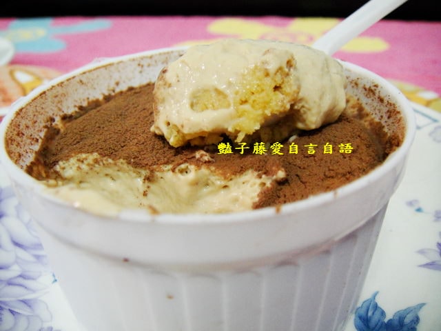 甜食糕點＆給我吃一口。稻香布朗尼+戚風蛋糕+幸福蘋果派+提拉米蘇+綜合奶酪【豔子藤美食嚐鮮試吃報告】