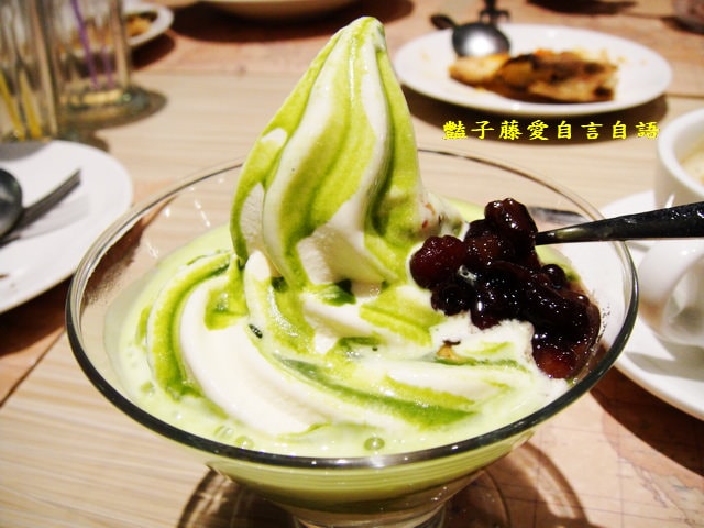 台中異國美食＆納尼亞義式餐廳手工窯烤披薩美味義大利麵吃到飽【豔子藤就是愛美食】