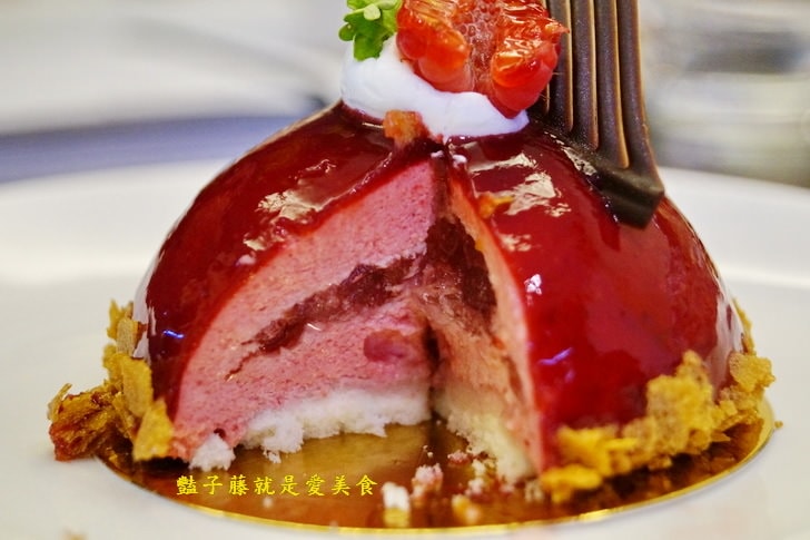 【甜忌廉】台中下午茶．香港師傅甜點店．巷弄隱藏的幸福甜心．豔子藤就是愛美食