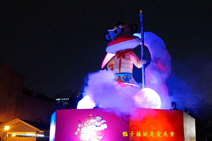 【2016中台灣燈會】與大嘴猴嬉遊台中．臺中公園燈區．日月湖水上花燈．音樂噴泉水舞表演