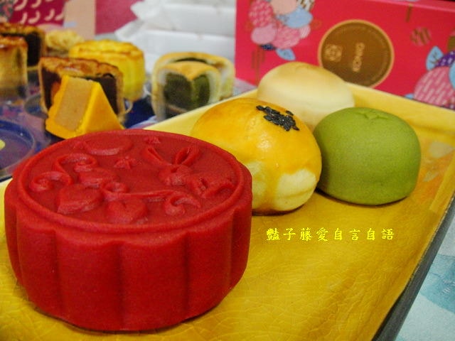 星球月餅之美味探險。2013金格采吟月中秋禮盒【豔子藤美食嚐鮮試吃報告】