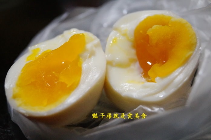 烏來老街找小吃美食．高家冰溫泉蛋【豔子藤就是愛美食】
