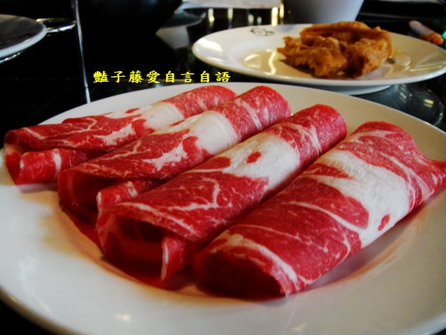 台中鍋物料理＆小蒙牛頂級麻辣養生鍋。杯裝哈根達斯吃到飽【豔子藤就是愛美食】登上聯合新聞網首頁