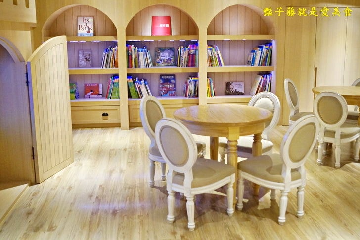 【台中梨子咖啡館】臺中音樂美食餐廳.碳烤頂級肋眼牛排.酥烤德國豬腳.關東風壽喜燒.崇德店得饗主宴