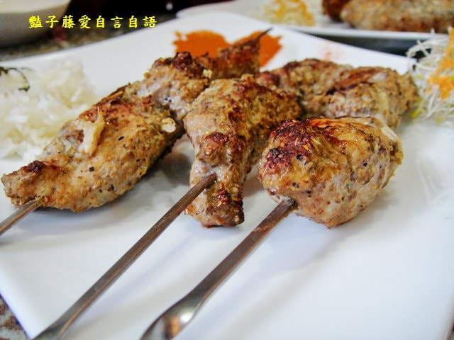 Oh My God 俄羅斯異國美食．烤肉串煨羊飯風味餐【豔子藤就是愛美食】
