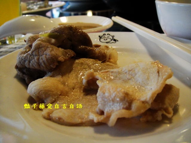 台中鍋物料理＆小蒙牛頂級麻辣養生鍋。杯裝哈根達斯吃到飽【豔子藤就是愛美食】登上聯合新聞網首頁