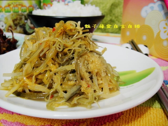 傳統小吃＆心干寶貝。美味涼菜水晶海帶芽+八斗子小卷醬【豔子藤美食嚐鮮試吃報告】