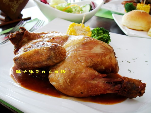 台中異國美食＆日光．郡美味饗宴燒烤香草豬肋排+鄉村香料烤春雞【豔子藤就是愛美食】