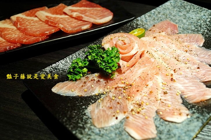 【Nikuniku肉肉燒肉五權西店】台中燒肉.1680豚肉雙人套餐.伊比利豬.松阪豬.海鮮干貝大草蝦.北谷櫻桃鴨幸福饗宴