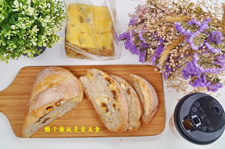 【品麵包】台中吐司專賣店.早晨六點半.中部最早出爐的完熟吐司.愛上吐司.50種吐司.日系歐式麵包細細品味
