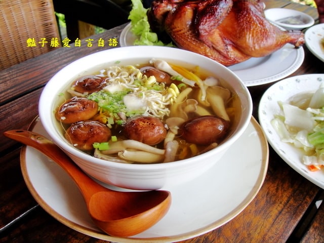 橄欖樹夢想園地。招牌美食搖擺雞想吃要先預訂【豔子藤就是愛美食】感謝推薦登上聯合新聞網首頁