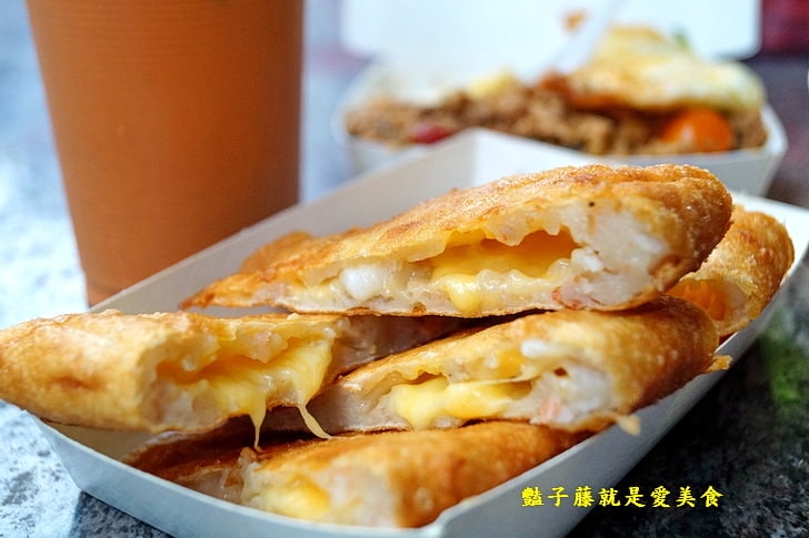 【泰后月亮蝦餅】台中一中街美食.晚餐吃什麼?泰式海鮮涼拌泡麵.打拋豬肉飯.爆漿起司蝦餅.泰式料理吃飽飽