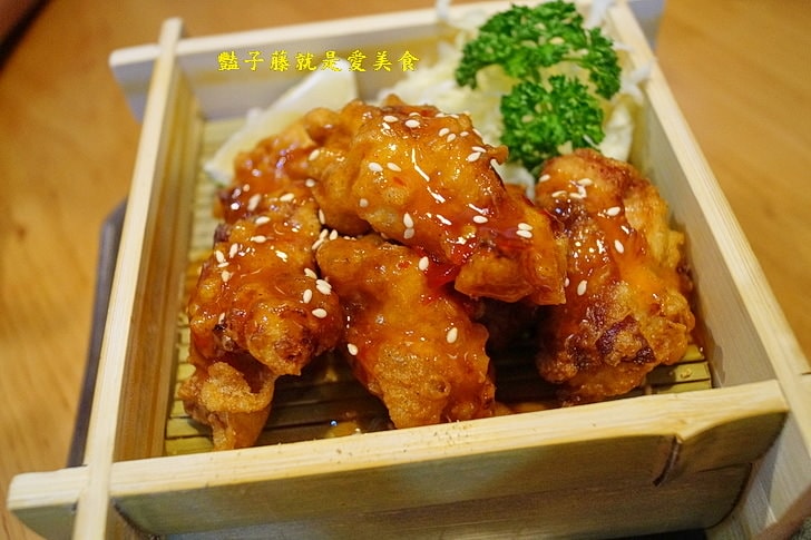 【麵屋一龍拉麵專門店】台中好吃拉麵推薦．豬肋排拉麵吮指回味．豚骨湯頭濃厚醇香．就愛海老蝦味拉麵
