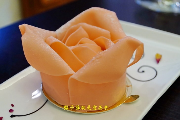 【甜忌廉】台中下午茶．香港師傅甜點店．巷弄隱藏的幸福甜心．豔子藤就是愛美食