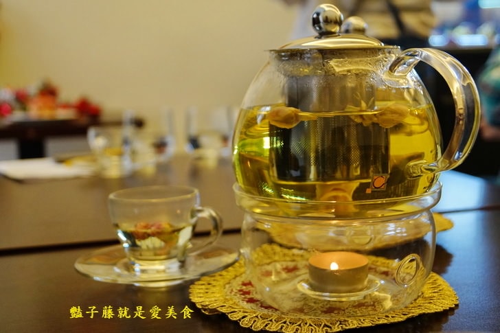 【甜忌廉】台中下午茶．香港師傅甜點店．巷弄隱藏的幸福甜心．豔子藤就是愛美食