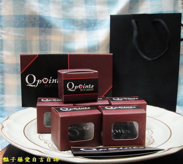 甜食糕點＆愛上巧克力Ｑpoints熊家族情人節禮盒。可愛到不行【豔子藤美食嚐鮮試吃報告】