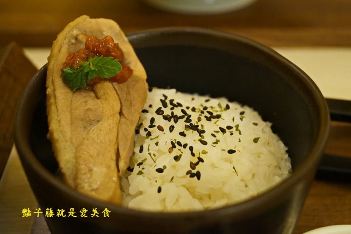 湯藝術老爺下麵．鐵板牛小排和何首烏雞肉鍋太搶戲．臺中市大里美食【豔子藤就是愛美食】