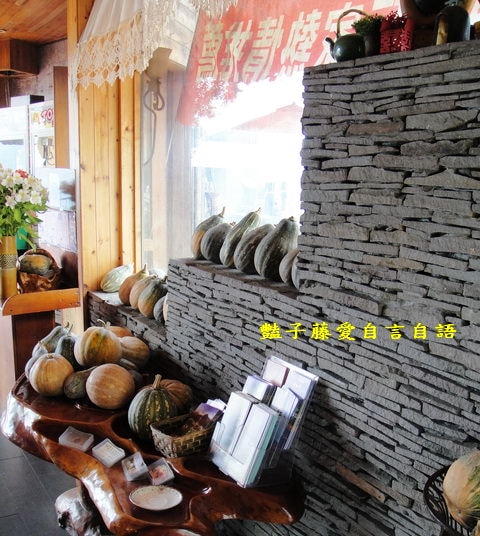 南投景觀餐廳&塔洛彎。烤得香噴噴的擺夷甕仔雞【豔子藤就是愛美食】感謝推薦登上聯合新聞網首頁