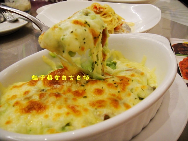 台中異國美食＆亞加珞義式廚房焗烤燉飯義大利麵披薩吃到飽【豔子藤就是愛美食】