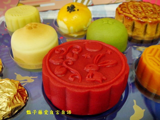 星球月餅之美味探險。2013金格采吟月中秋禮盒【豔子藤美食嚐鮮試吃報告】