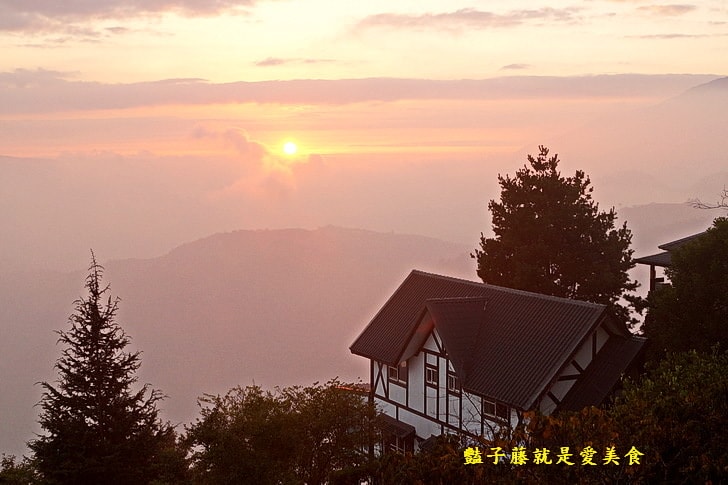 【清境茲心園山莊】南投住宿旅遊．湖光山色．落日餘暉．清境民宿雲霧飄渺．許自己一個放空悠閒的假期
