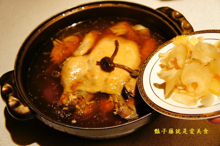 【台中北海岸海鮮餐廳】新春2015年菜外帶．魚翅砂鍋雞湯．紅蟳河粉．正宗佛跳牆．鮮味上桌