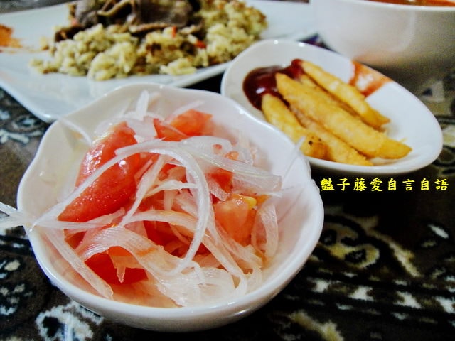Oh My God 俄羅斯異國美食．烤肉串煨羊飯風味餐【豔子藤就是愛美食】
