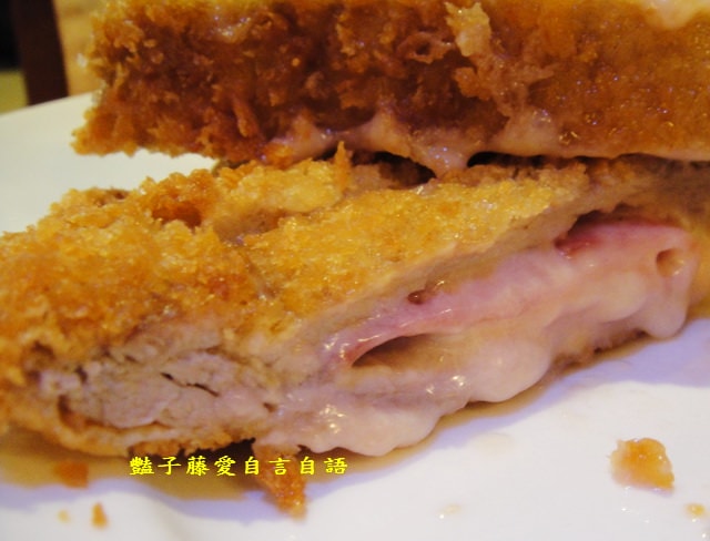 台北異國美食＆茄子歐風咖哩。藍帶豬排咖哩+蛋包飯炸雞塊品嚐美味【豔子藤就是愛美食】登上聯合新聞網首頁